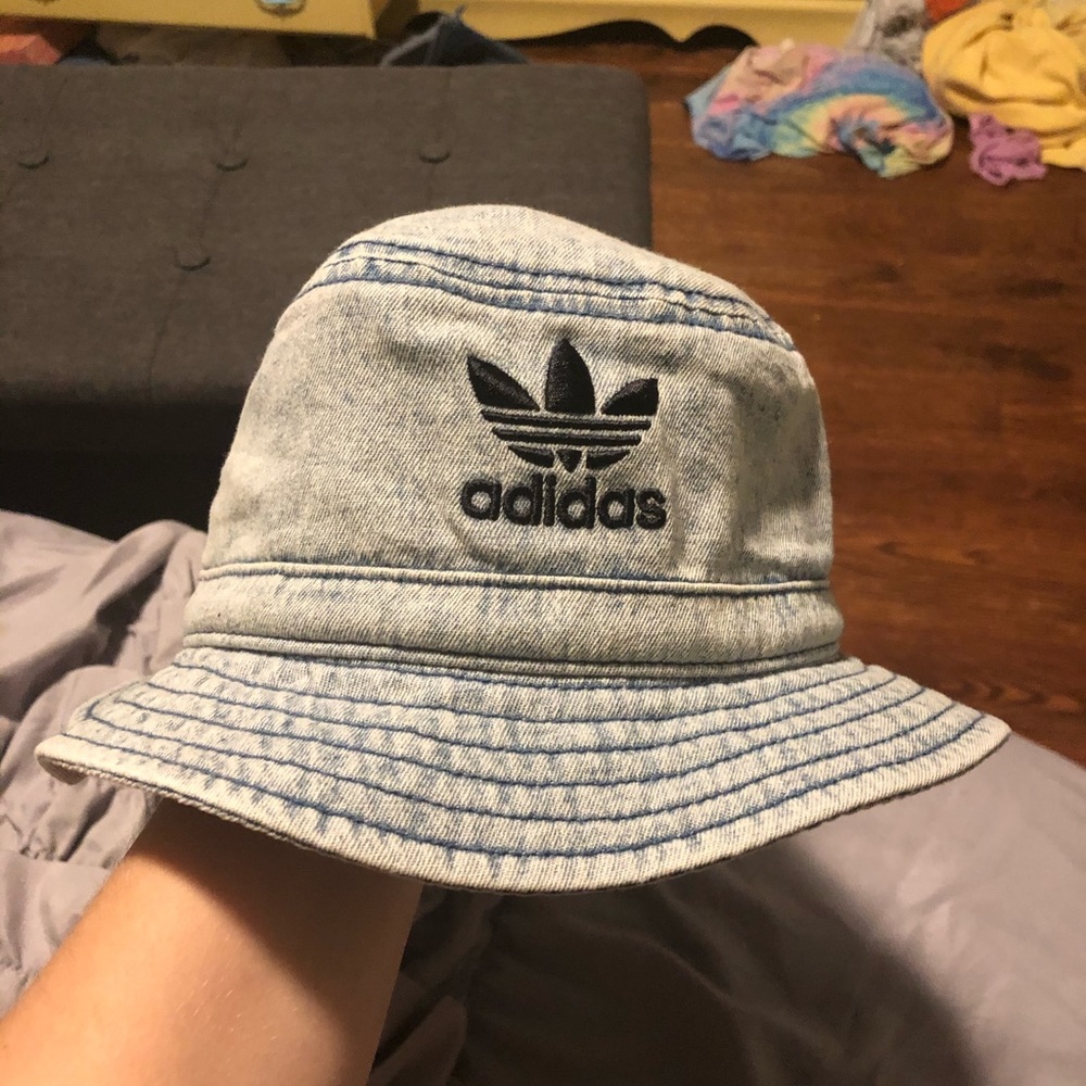 Adidas bucket hat